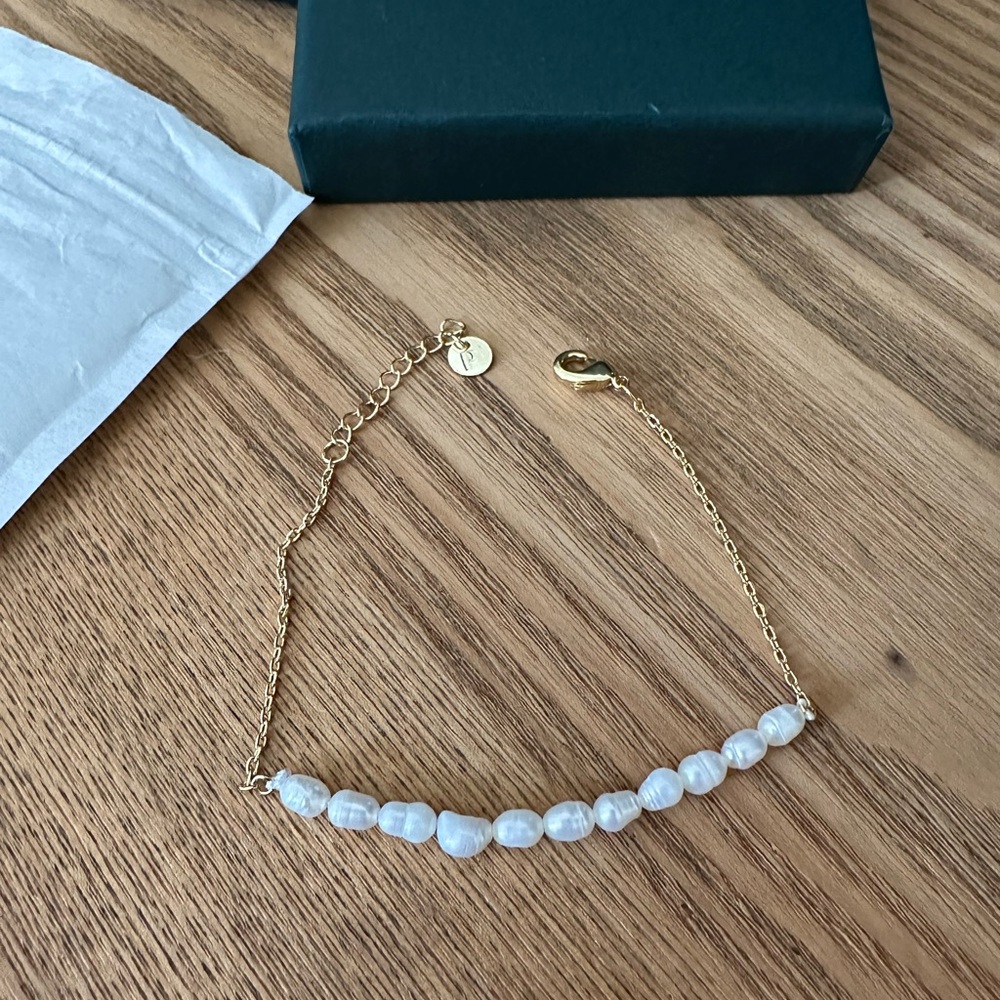 Pavoi Gold and White Pearl Bracelet - Picture 3 of 3